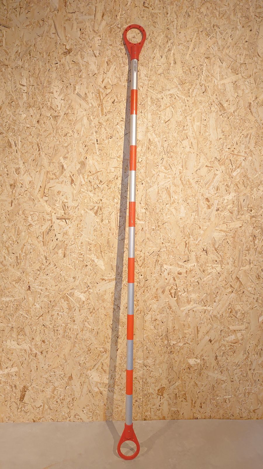 品 アルミレッドバー 硬質バーリング 2 M 4本セット コーンバー リングバー 反射材 駐車場 バリケード