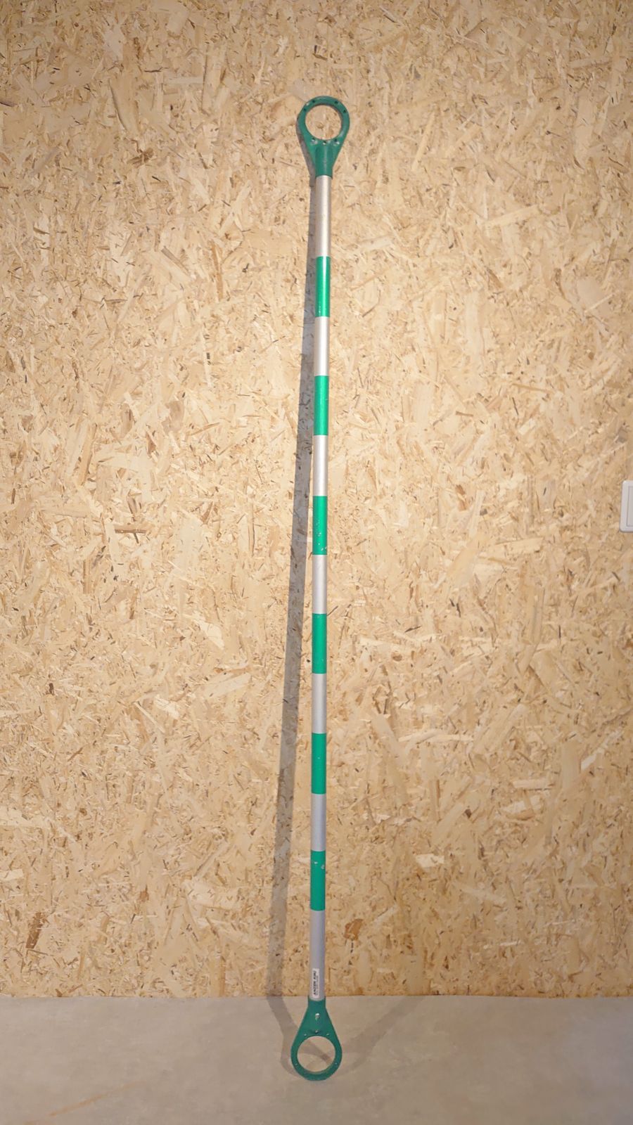 品 アルミグリーンバー 硬質バーリング 2 M 4本セット コーンバー リングバー 反射材 駐車場 バリケード