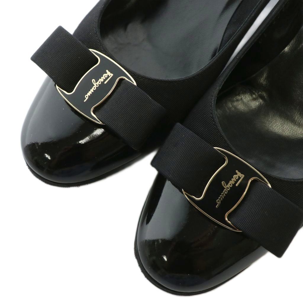 サルヴァトーレフェラガモ Salvatore Ferragamo ヴァラリボン パンプス