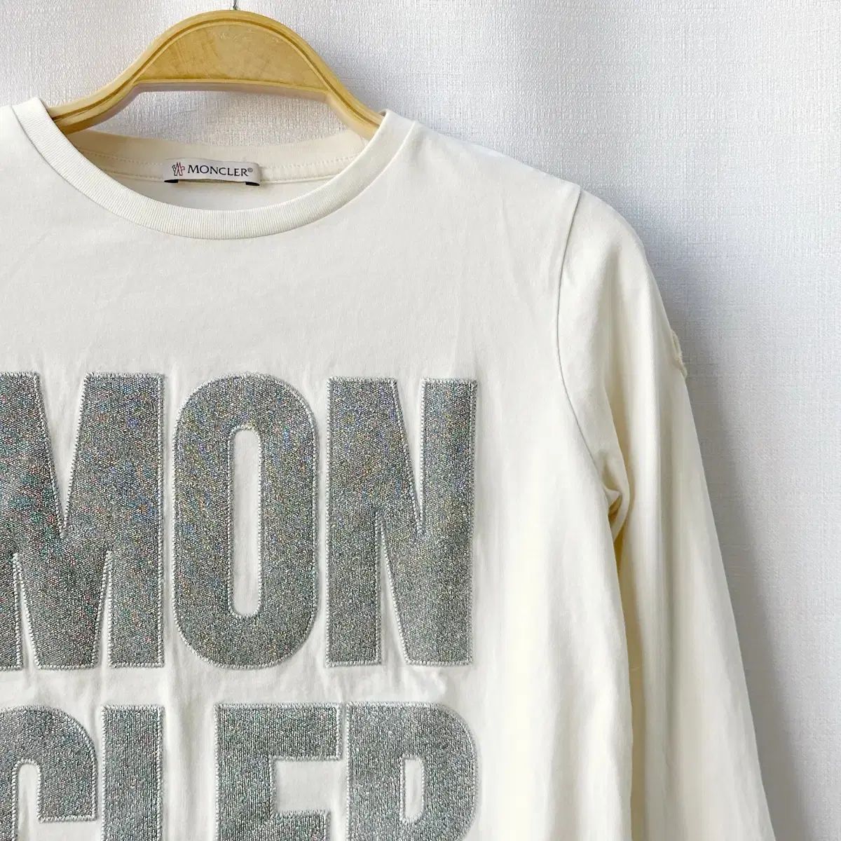モンクレール ジュニア グリッター BIG レタリング 袖 ワッペン 長袖 Tシャツ アイボリー 12 A