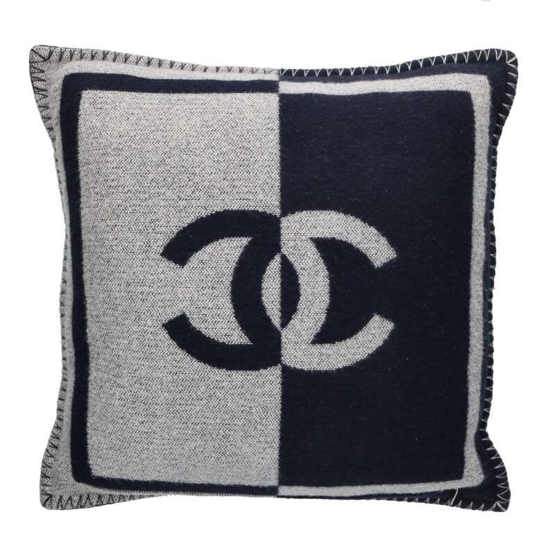 シャネル ココマークバイカラークッション メンズ - メルカリ