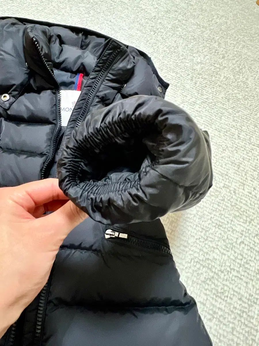  モンクレール シャーパル キッズ ダウン 6 y ブラック その他 ジャケット ブルゾン