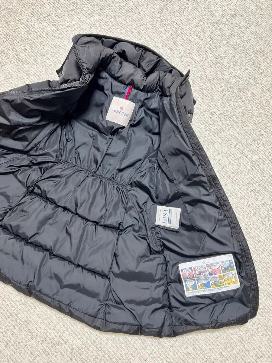 モンクレール シャーパル キッズ ダウン 6 y ブラック