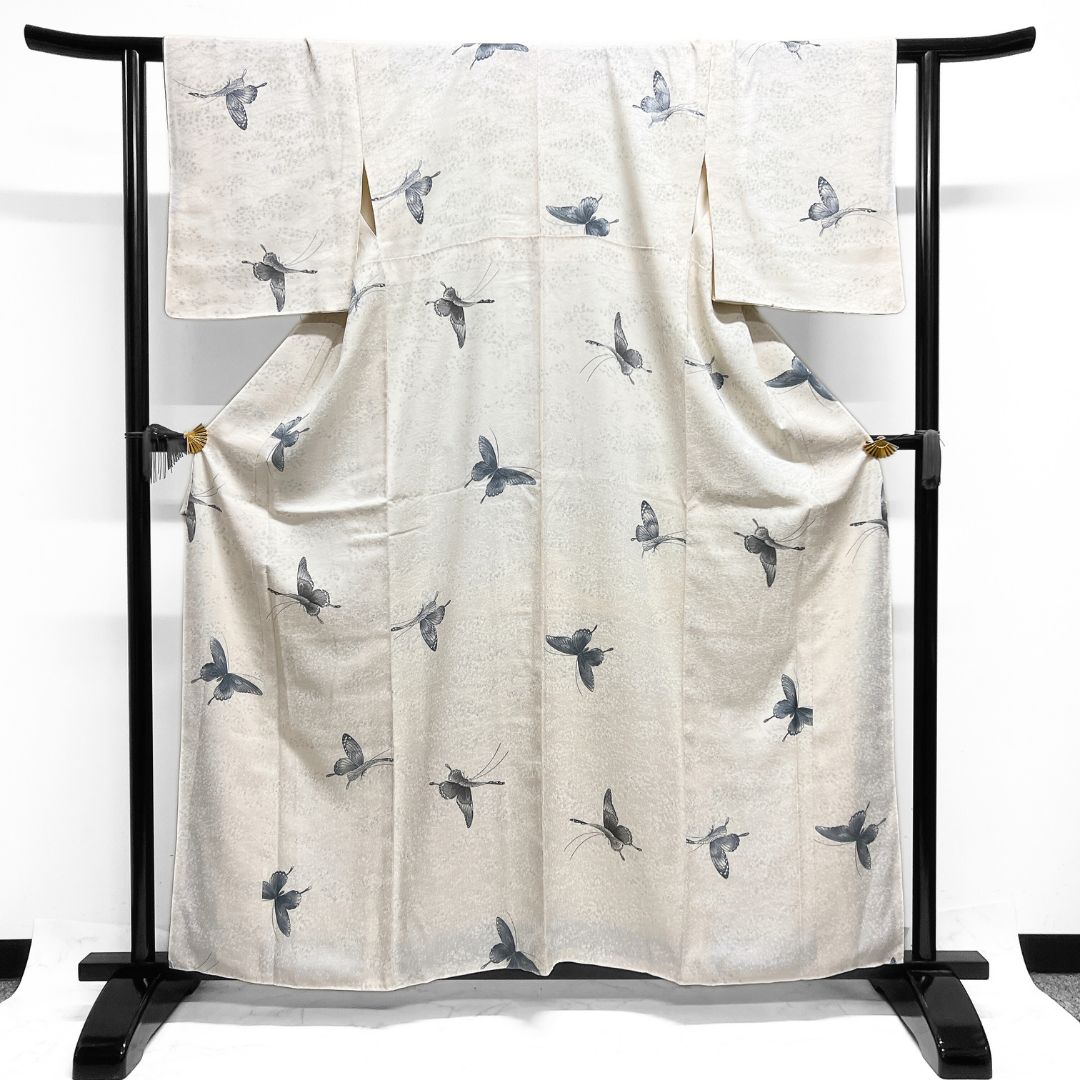 小紋 銀彩 蝶 抽象花模様 オフホワイト 着物 115 b d ms