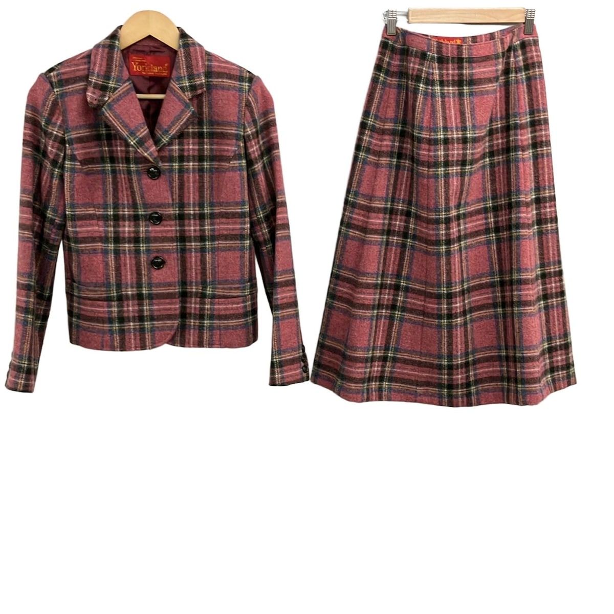 YORKLAND ヨークランド スカートスーツ レディース - ピンク×カーキ×マルチ ニット|チェック柄