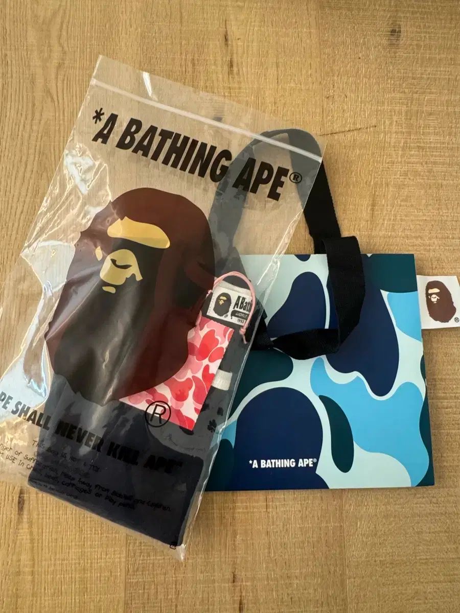 アベイシングエイプ カレッジ クロップド トリム Tシャツ ネイビー