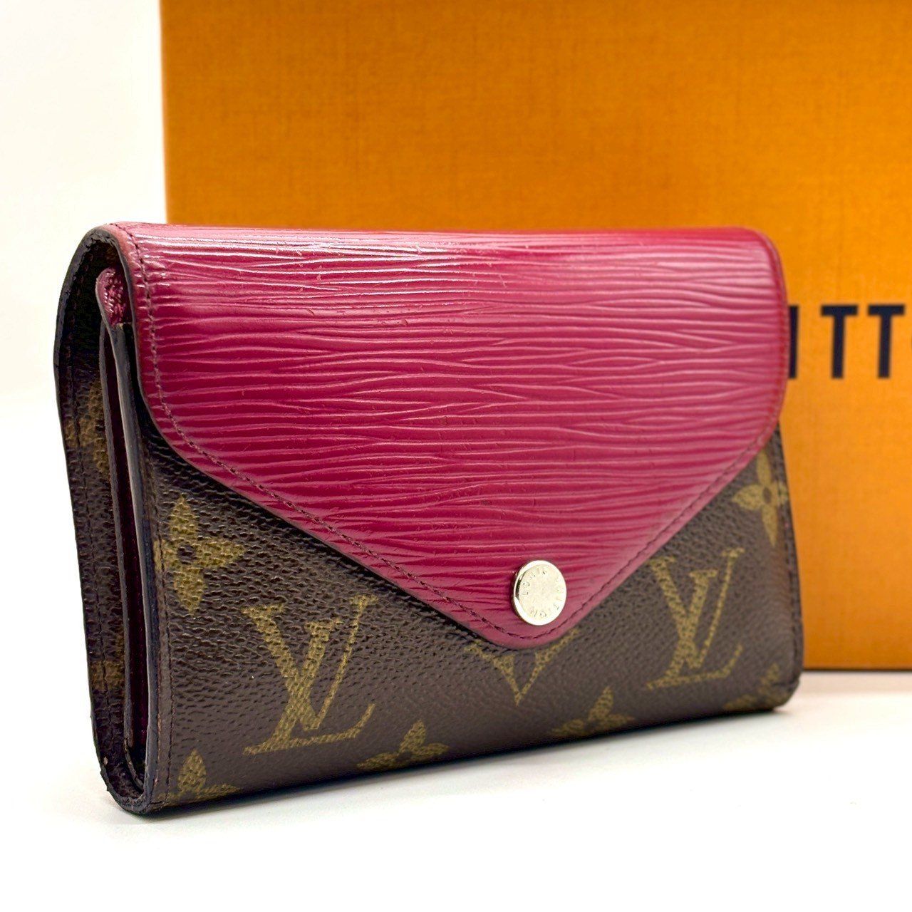 ひと目で恋する異素材の美】 LOUIS VUITTON ルイヴィトン 三つ折り財布