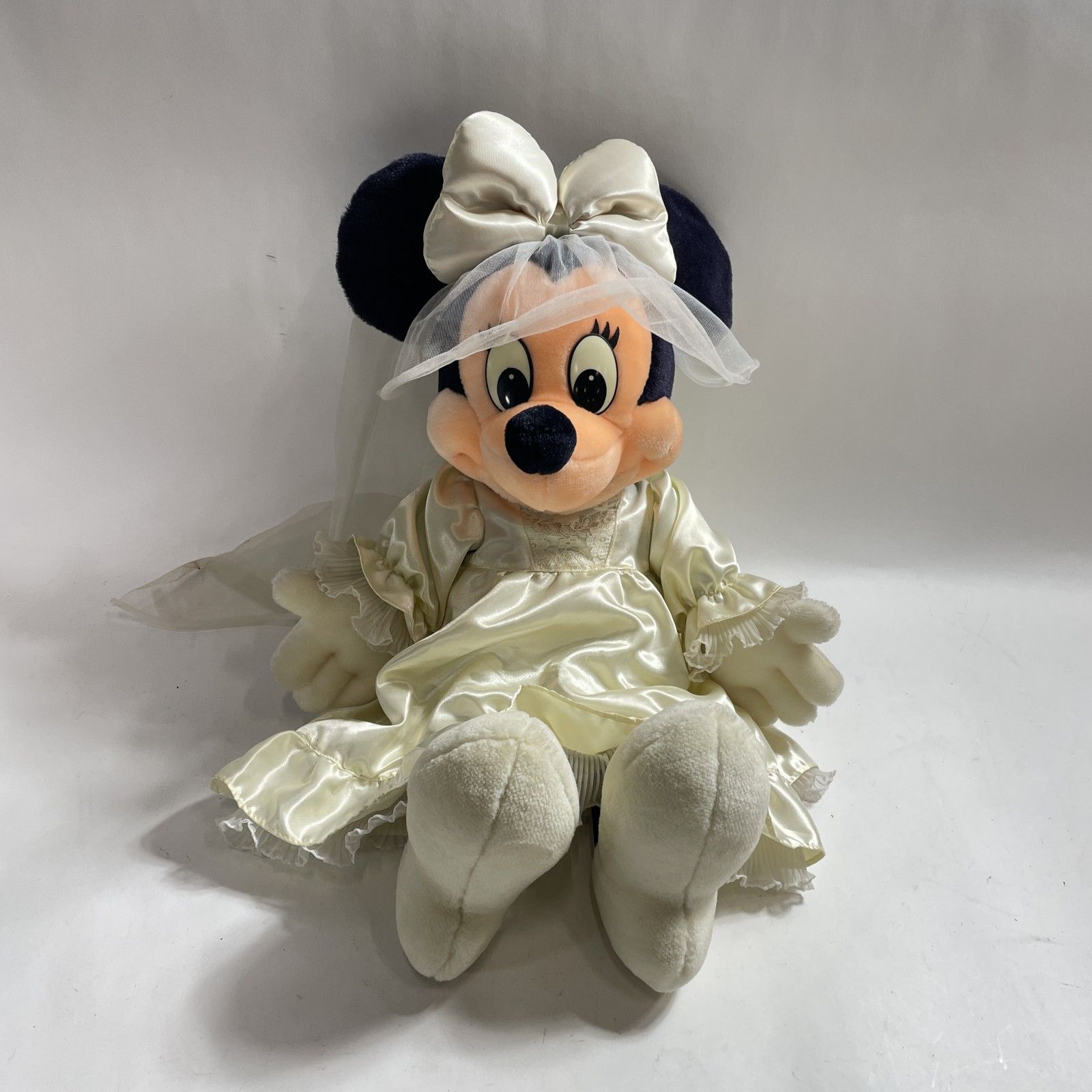 ☆ Disney ディズニー レア ミニー ウェディングドレス ぬいぐるみ