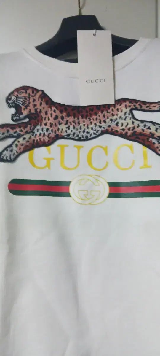 グッチ ヒョウ柄 プリント スウェット 白 - メルカリ