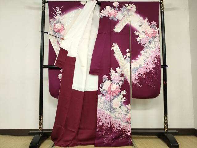 平和屋着物●豪華振袖　独地紋　吉祥草花文　折り鶴　兎　金糸　金彩　正絹　逸品　AAAQ0762np 平和屋着物□豪華振袖 駒刺繍 草花文 暈し染め 金彩 正絹 逸品