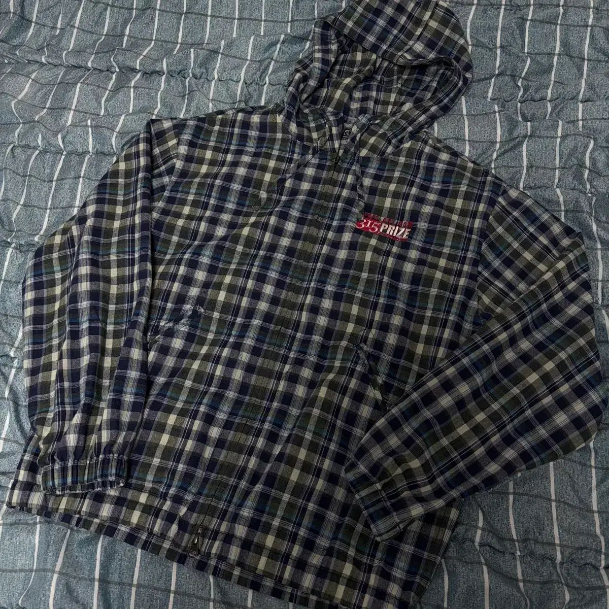 テケット ウィンドブレーカー M