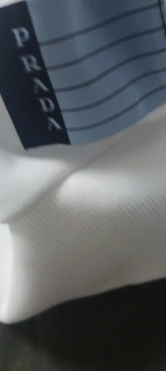 PRADA プラダ 白 ロゴ WHO フードTシャツ