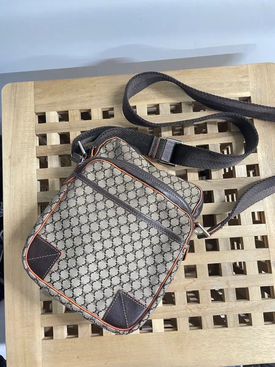 Celine セリーヌ クロスバック ユニセックス