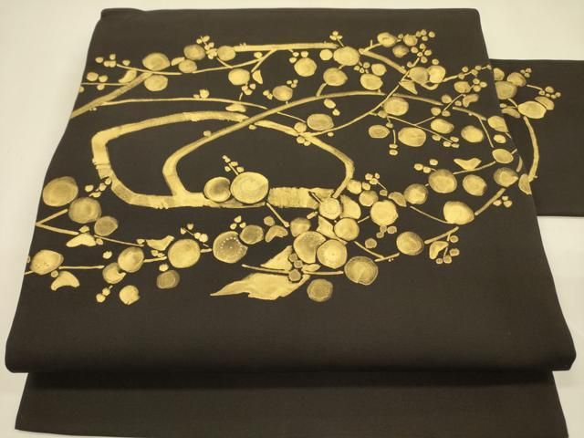 平和屋着物○塩瀬 九寸名古屋帯 枝梅 黒地 金彩 正絹 逸品 DAAZ2404op