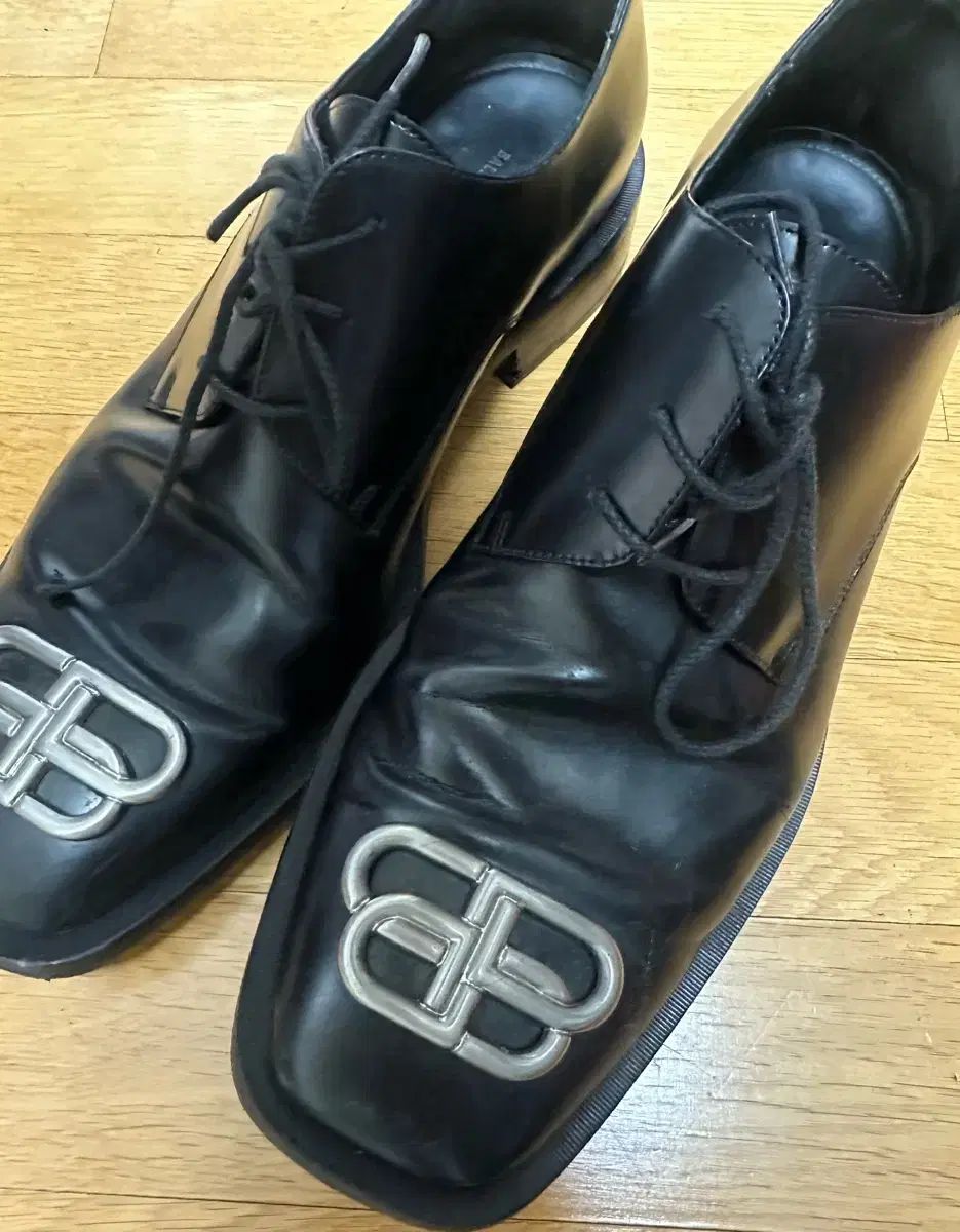 3回着用 バレンシアガ BB 림 THE B ドビ