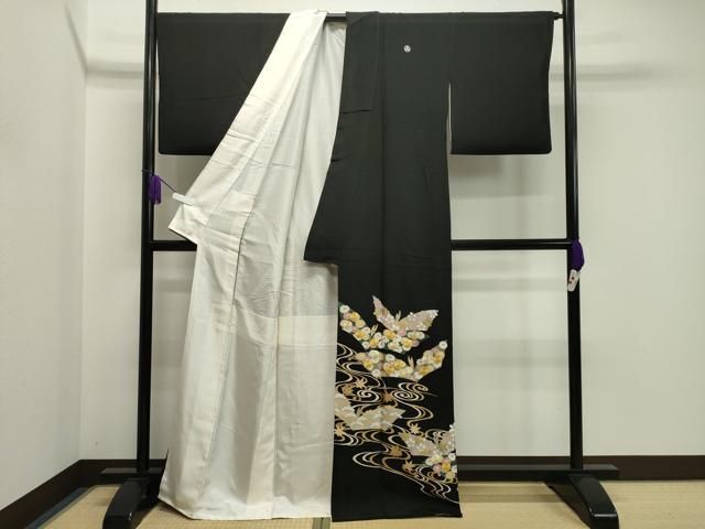 平和屋着物 豪華黒留袖 駒刺繍 竜田川花文 金彩 正絹 gh