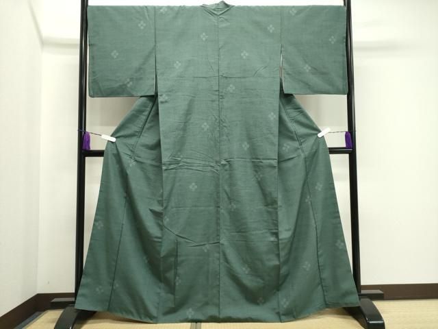 平和屋着物 結城紬 80亀甲 飛び亀甲柄 舞花文 正絹 gh