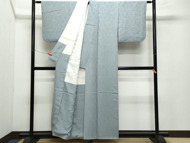 上質な色無地 菱花地紋