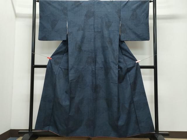 平和屋着物 結城紬 100亀甲 切嵌花唐草文 正絹 vf