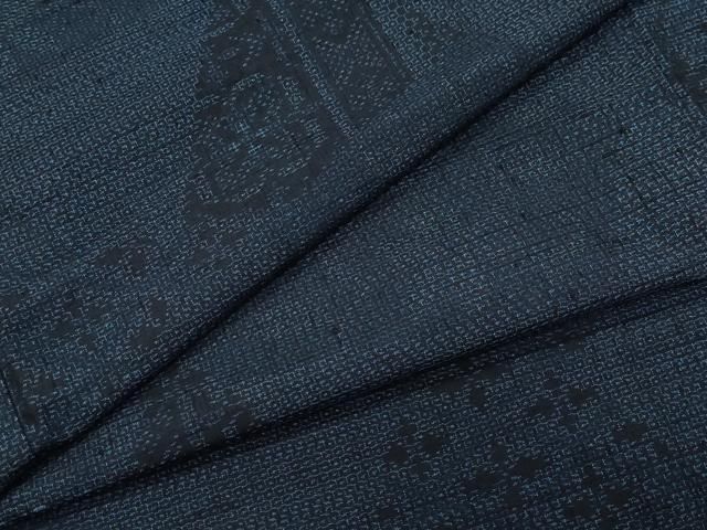 平和屋着物 結城紬 100亀甲 切嵌花唐草文 正絹 vf