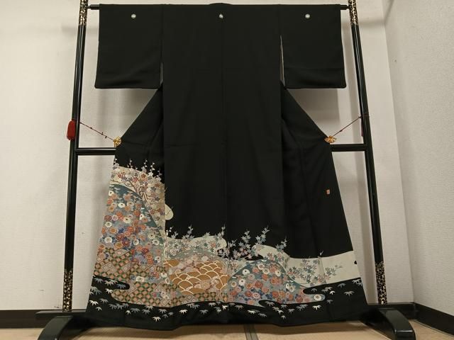 平和屋着物 本加賀友禅作家 百貫華峰 黒留袖 草花文 金彩 正絹 ph