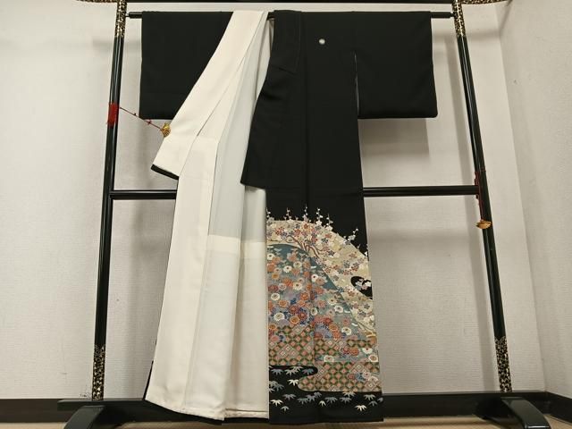 平和屋着物 本加賀友禅作家 百貫華峰 黒留袖 草花文 金彩 正絹 ph