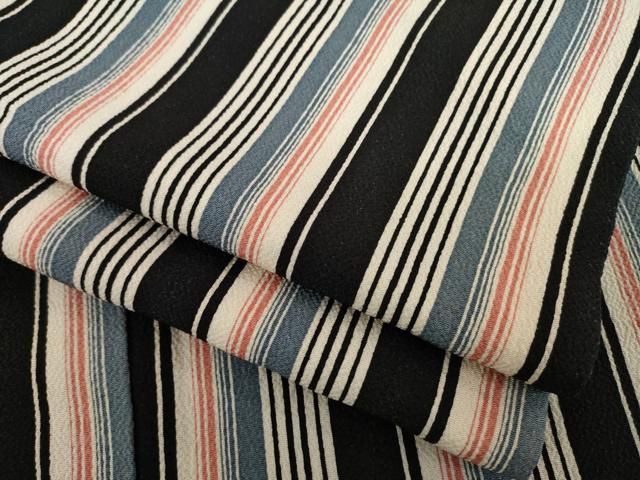 平和屋着物●上質な小紋　縞　鬼しぼ縮緬　正絹　逸品　AABC8670ck 平和屋着物○上質な小紋 縞 鬼しぼ縮緬 正絹 逸品 AABC8670ck - メルカリ