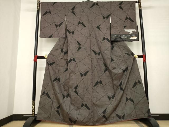 平和屋着物 本場大島紬 白恵泥 恵大島織物 二代目 恵美知雄謹製 一元7マルキ 春の野辺 証紙付き 正絹 ck