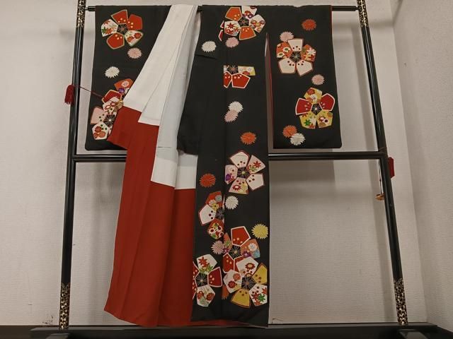 平和屋着物○小振袖 二尺袖 舞花文 黒地 金彩 正絹 逸品 AABC3707ph