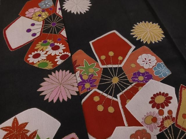 平和屋着物●小振袖　二尺袖　舞花文　黒地　金彩　正絹　逸品　AABC3707ph 平和屋着物○小振袖 二尺袖 舞花文 黒地 金彩 正絹 逸品 AABC3707ph