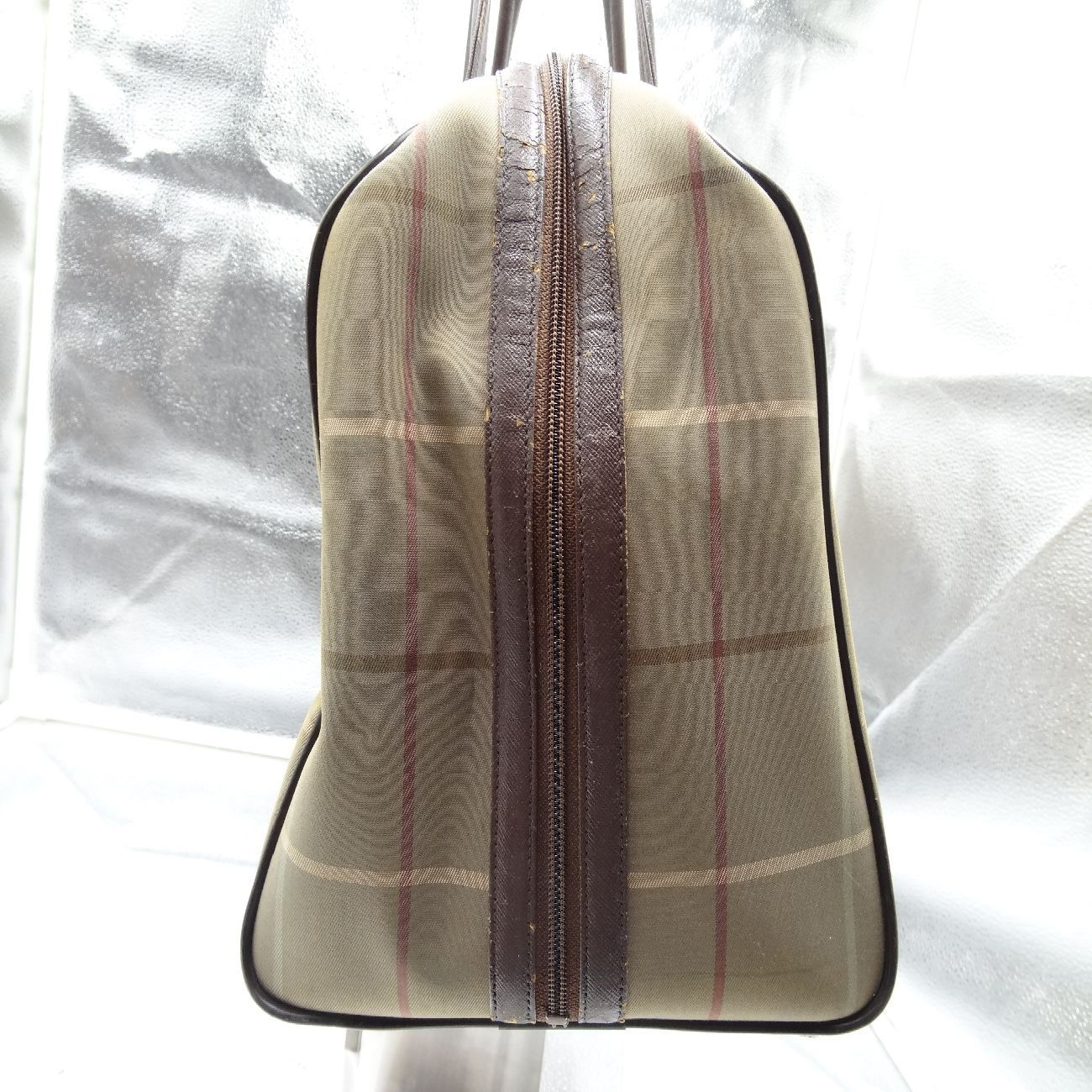 バーバリー BURBERRY タマムシ色 ボストンバッグ カーキ ノバチェック 