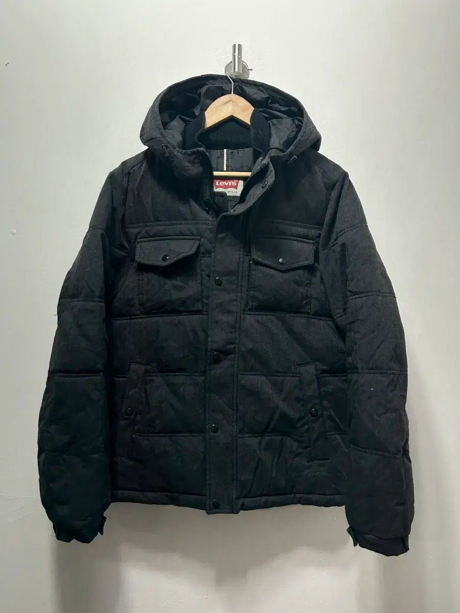 月 リーバイス フード ダウン ブラック S