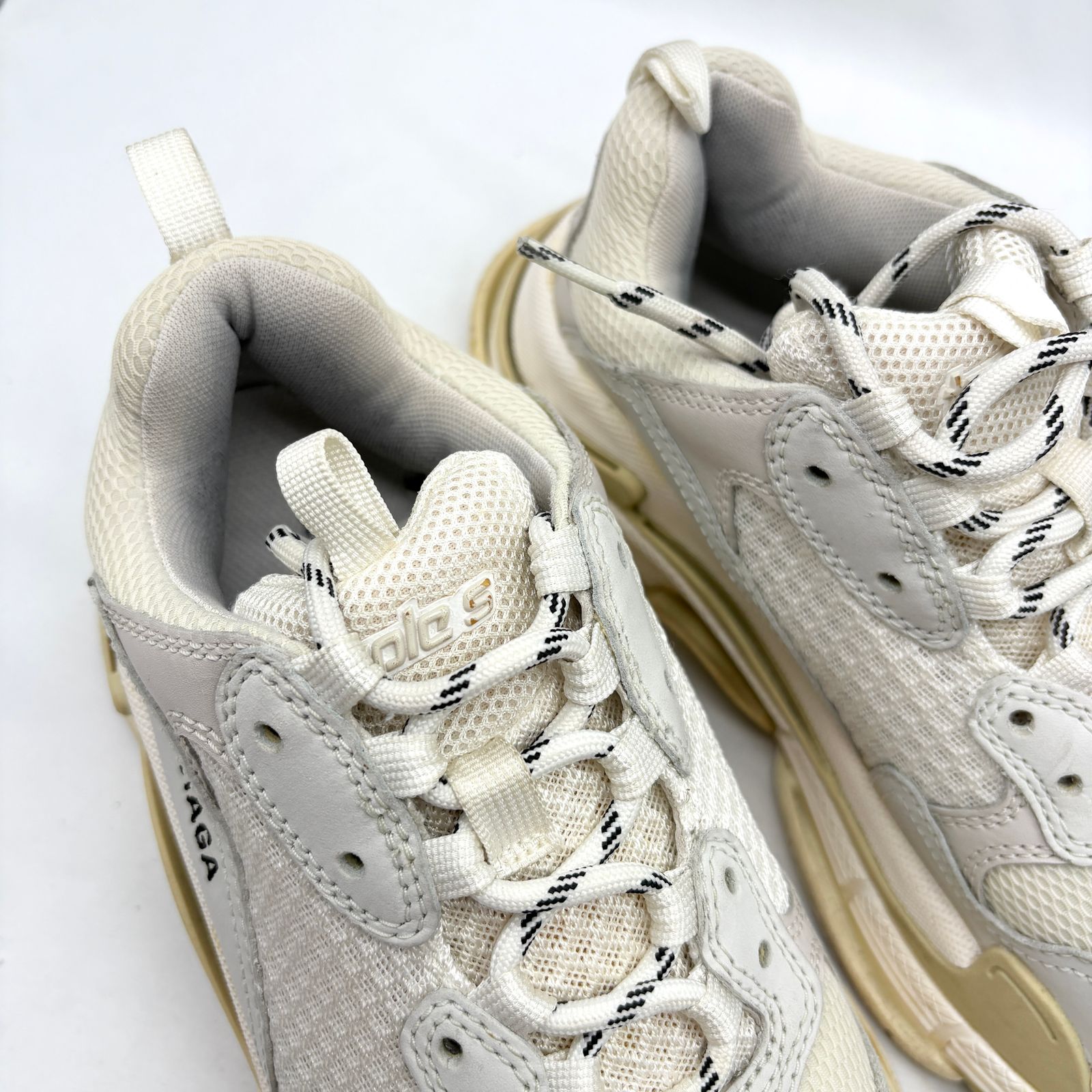 BALENCIAGA バレンシアガ TRIPLE S トリプルエス スニーカー ホワイト