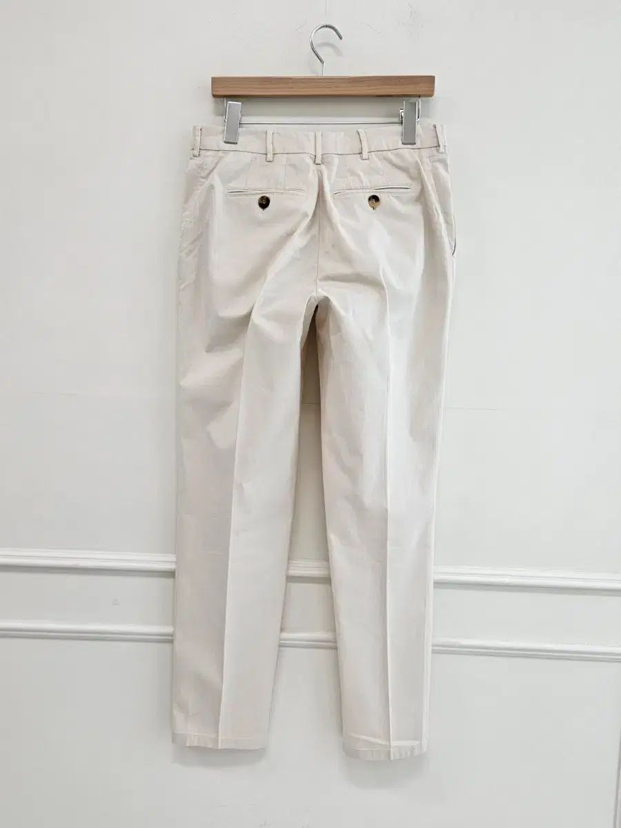 ブルネロクチネリ 新モデル チノ パンツ - メルカリ