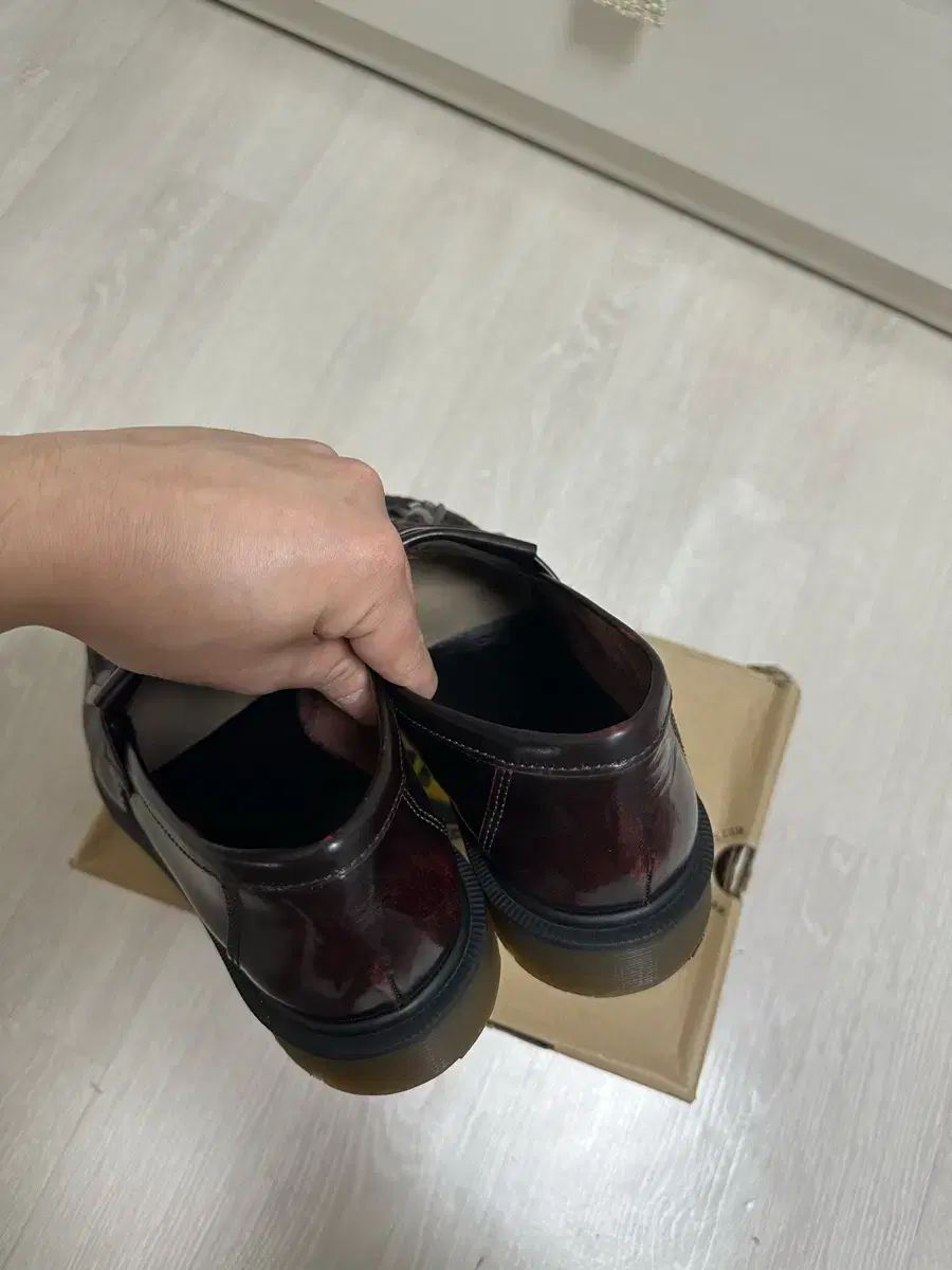 エイドリアン さくらんぼレッド