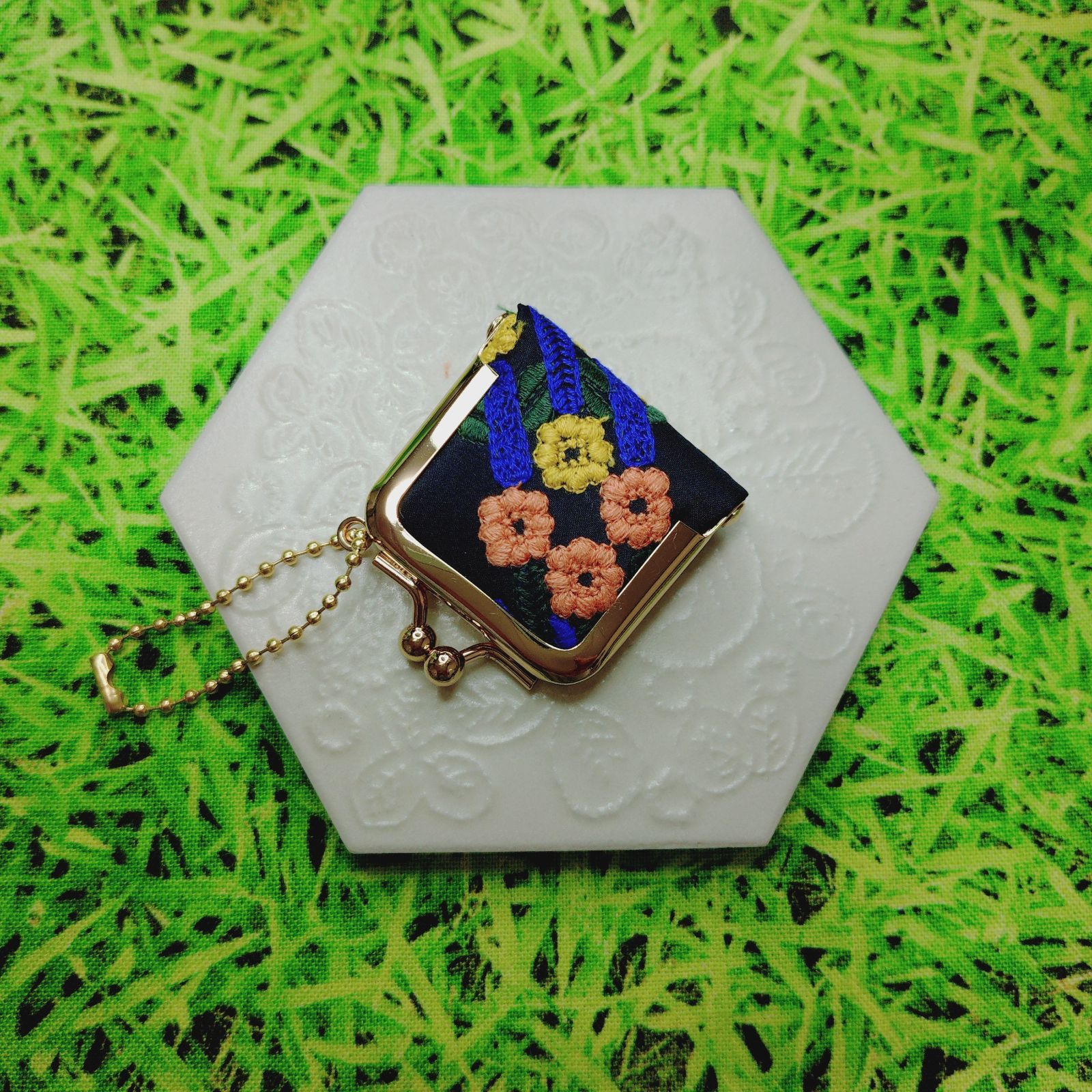 ミナペルホネン kukka paraati ブラウン ミニミニ がま口チャーム