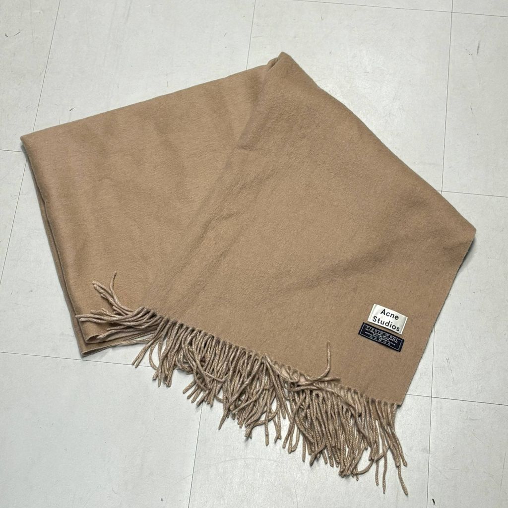 Acne Studios ベージュ マフラー 新品タグ付き Acne studios アクネストゥディオズ ヴァージンウールマフラー