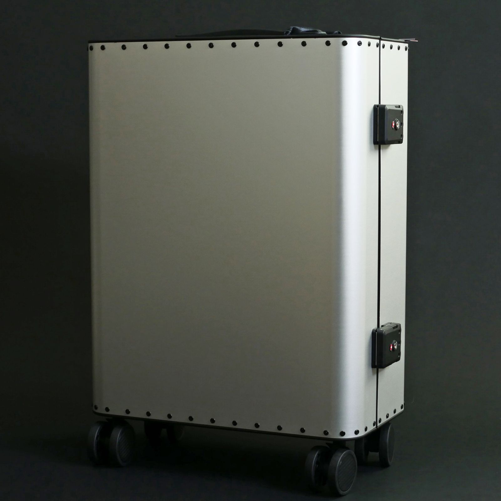 dt 芸術 イタリア トロリースーツケース チタニオネロ リモアを超える美しさ