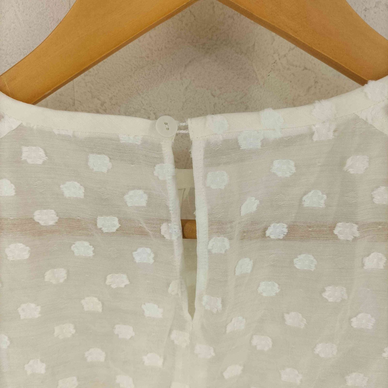 ボールジー BALLSEY フラワーカットジャカード パフスリーブブラウス