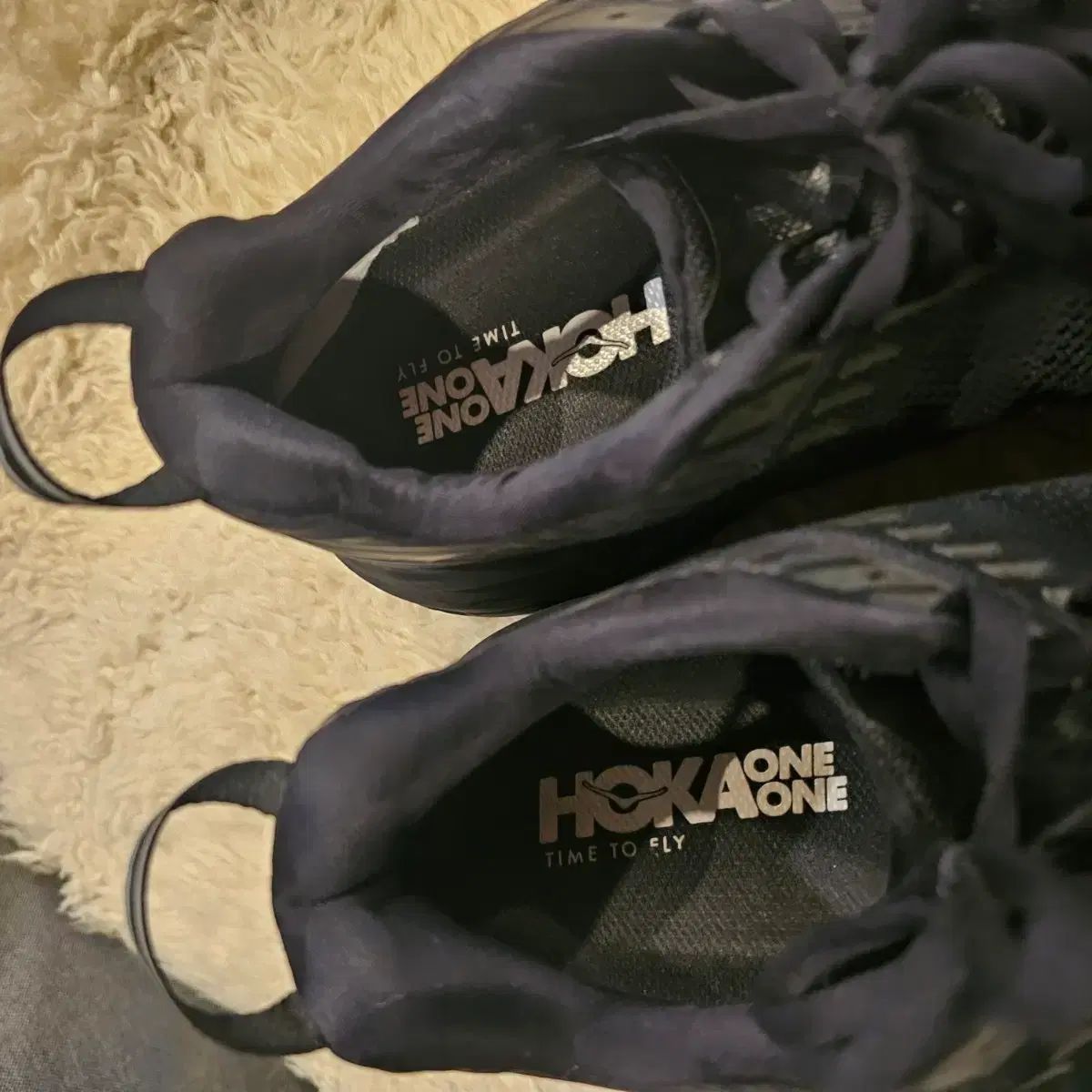 ONE ホカオネオネ