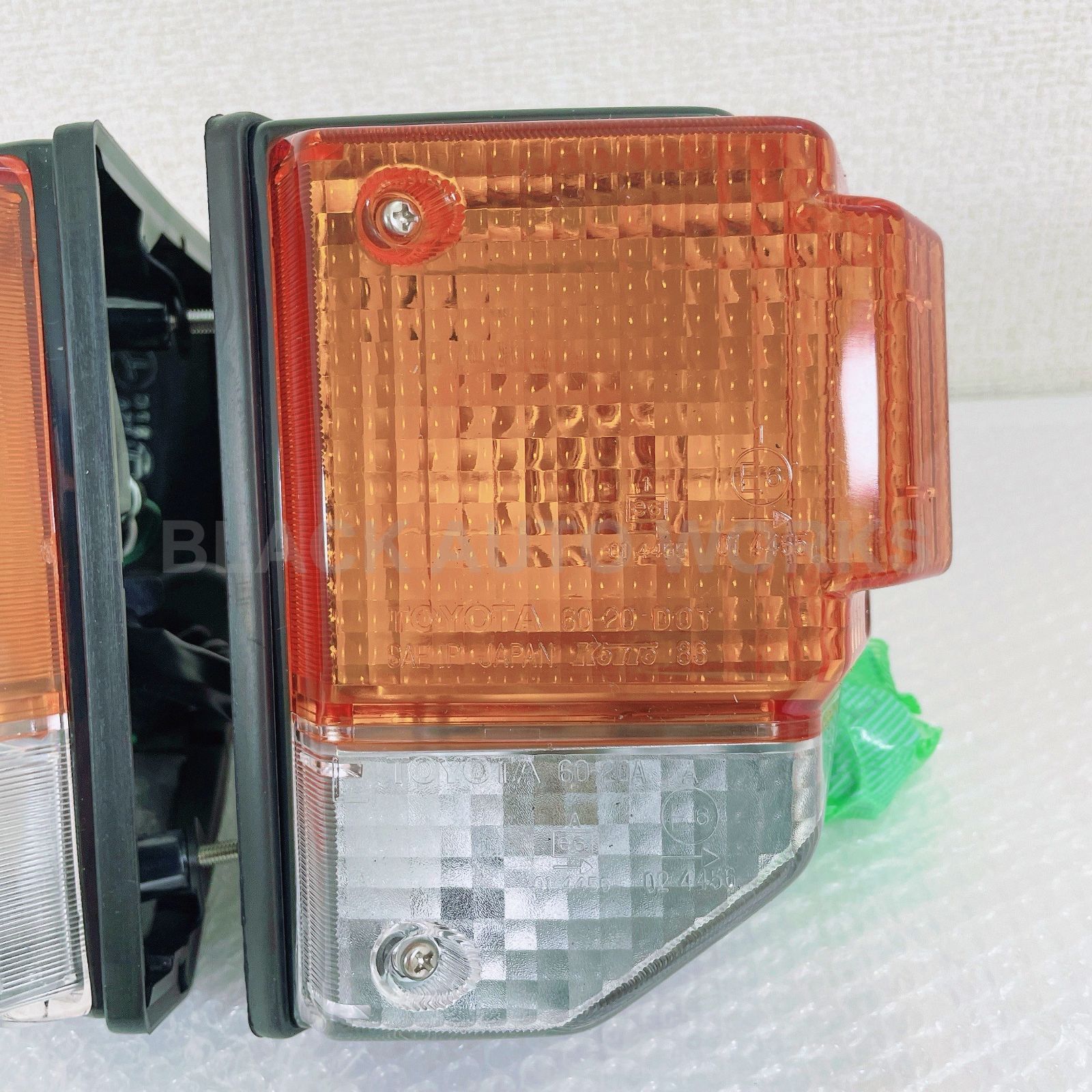 トヨタ純正品】 ランクル70 前期 コーナー ランプ レンズ 左右セット