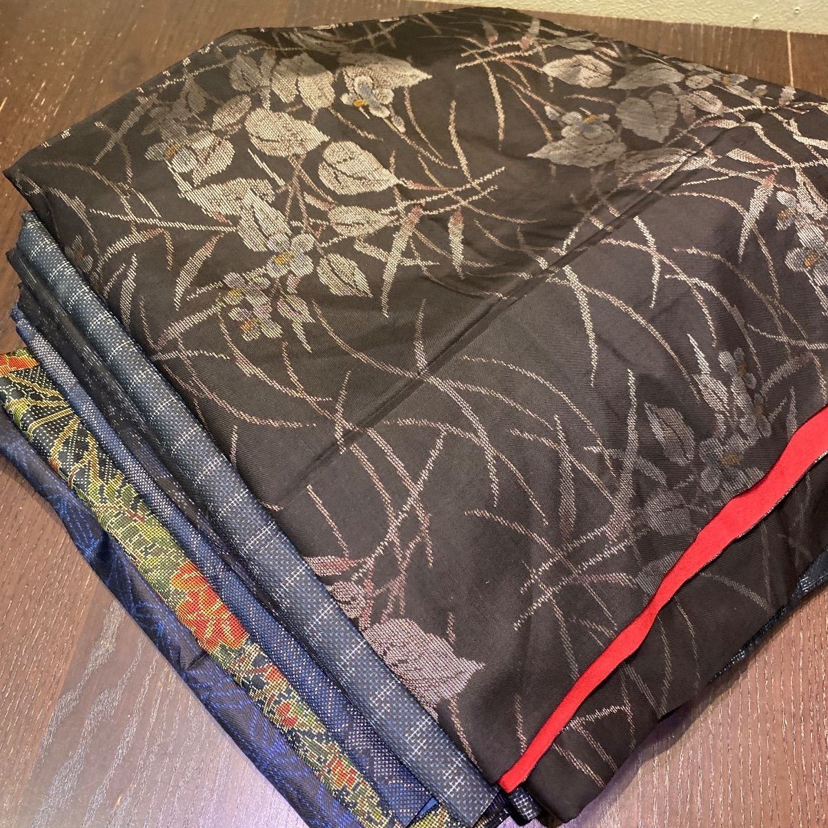 まとめ売り】正絹大島紬7枚 リメイク素材 ハンドメイド向け - メルカリ