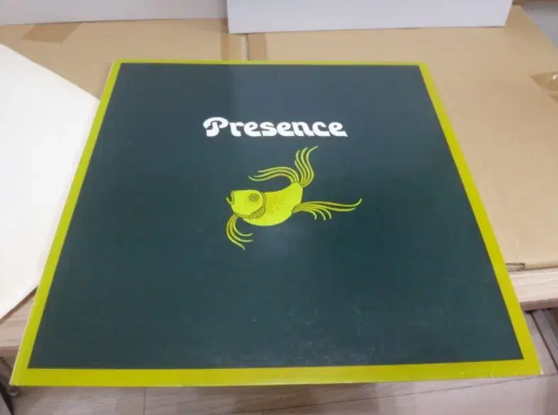 UK LP Presence ー 1976 年 早い Folk