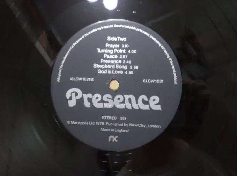 UK LP Presence ー 1976 年 早い Folk