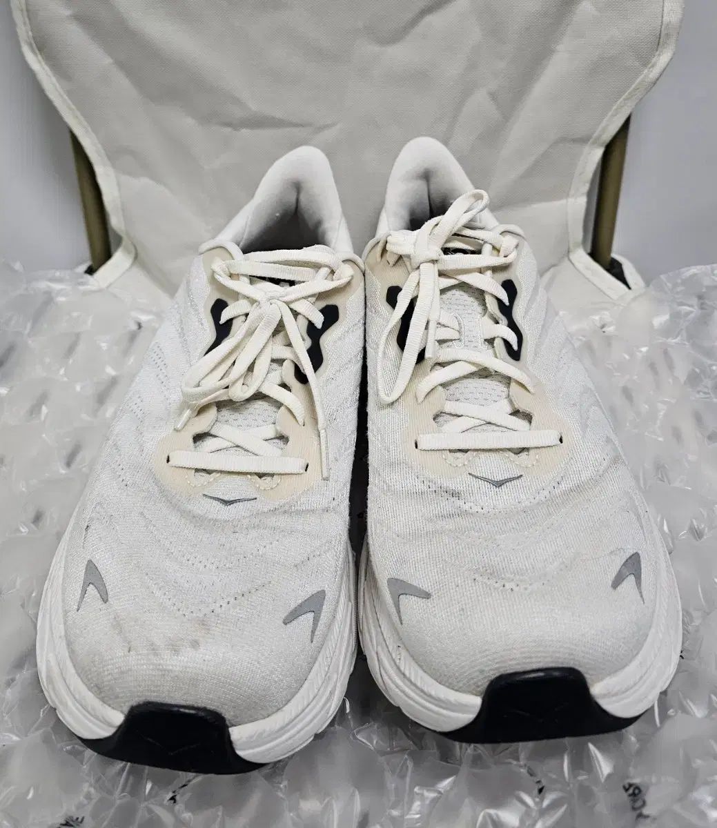 HOKA ONE ホカオネオネ アラヒ6 ランニングシューズ ワイド285