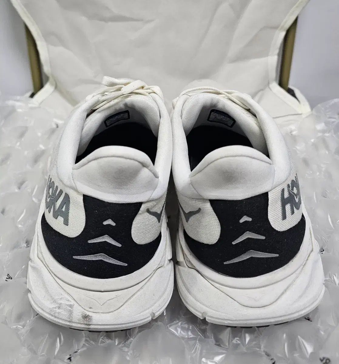 ホカオネオネ アラヒ6