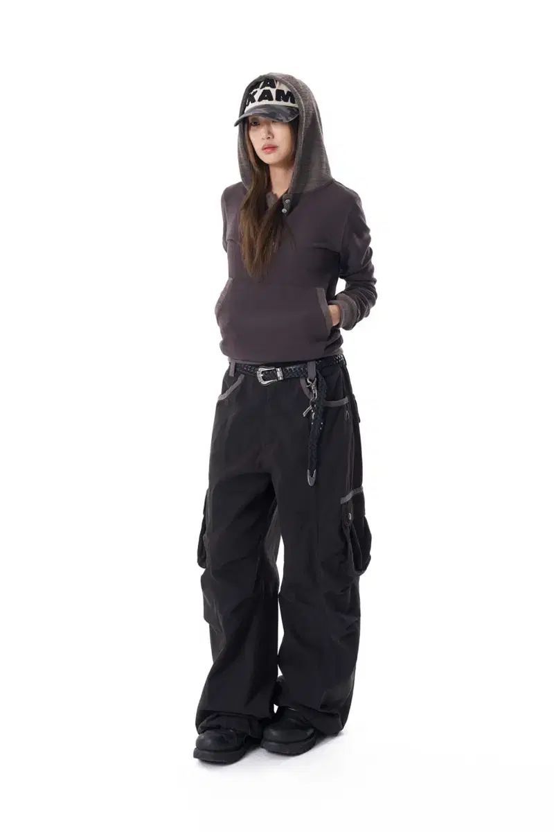 アーカーーm ピンタック カーゴパンツ ブラック aakam