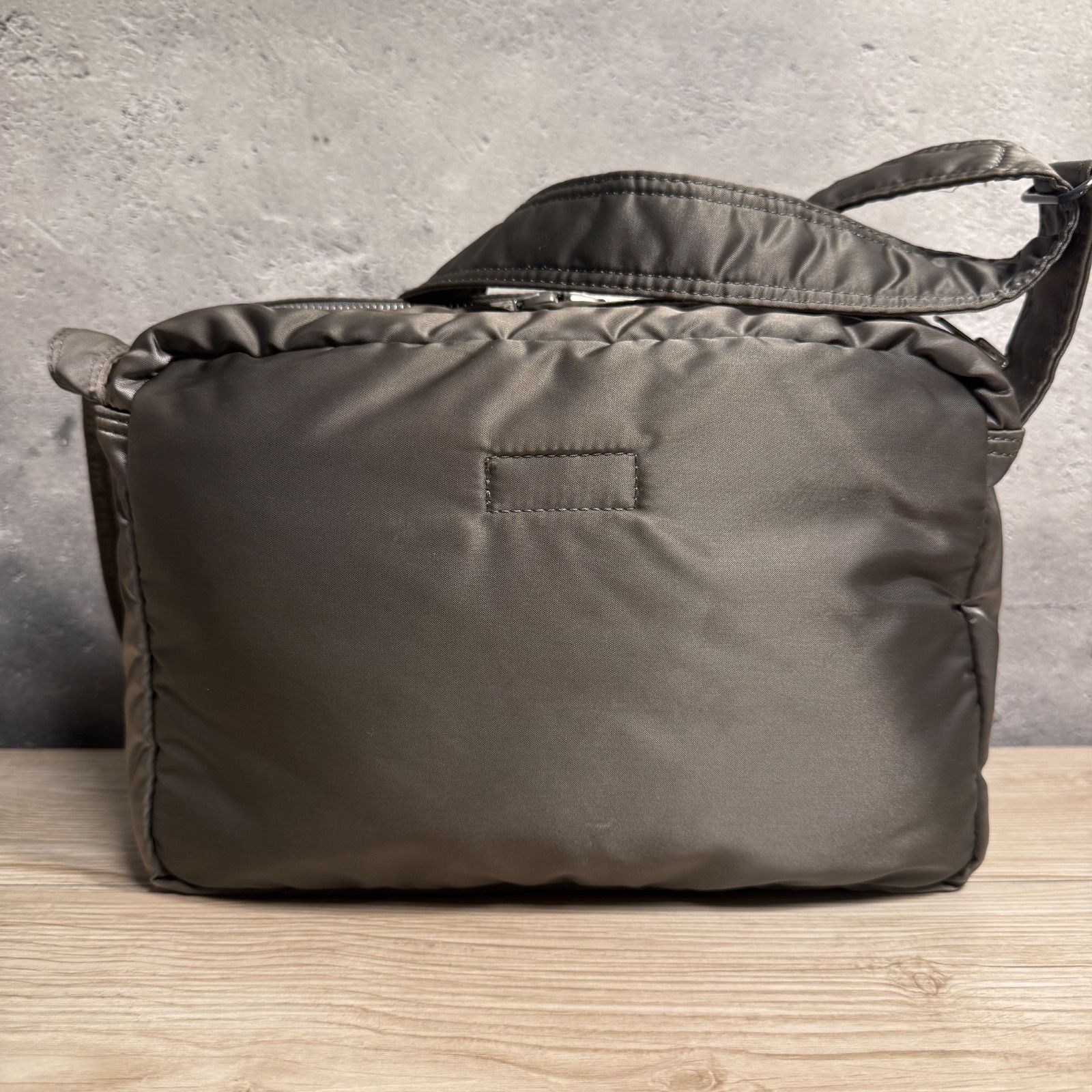 PORTER ポーター タンカー　ショルダーバッグ　2層　グレー系 ✨PORTER ポーター TANKER タンカー ショルダーバッグ シルバーグレー