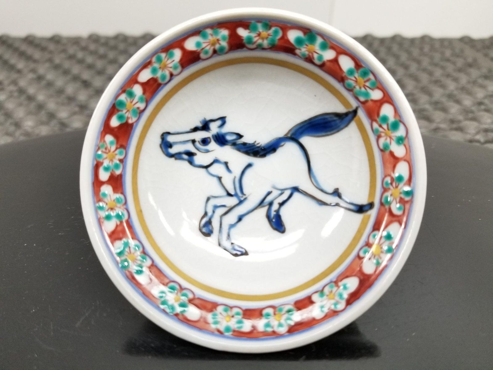 九谷焼 盃 作家「長谷川紀代」 干支 馬 午 酒器 ぐい吞 染付 桐箱 九谷焼 盃 作家「長谷川紀代」 干支 馬 午 酒器 ぐい吞 染付 桐箱