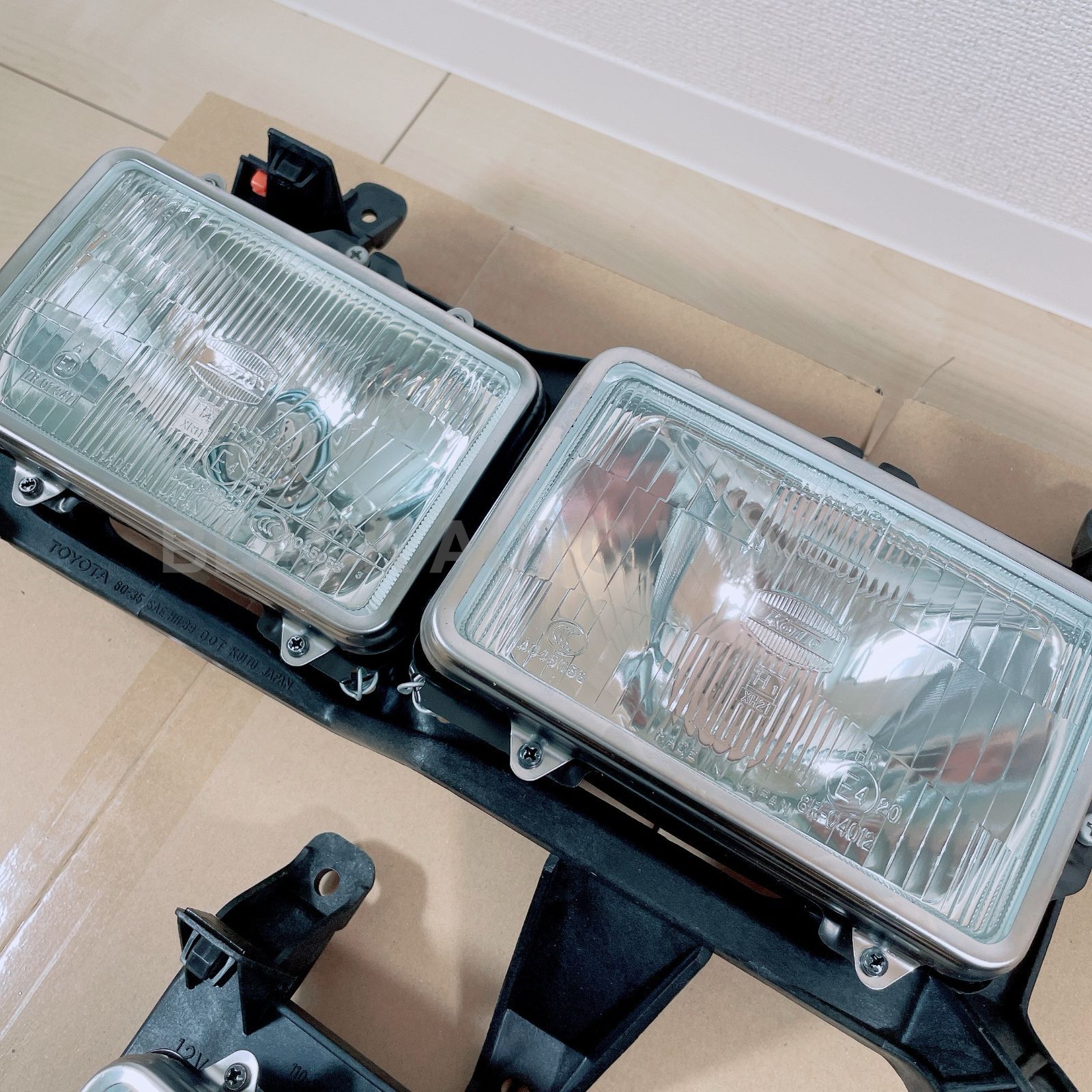 トヨタ純正】ランクル80 角目 4灯 ヘッドライト ユニット 左右セット